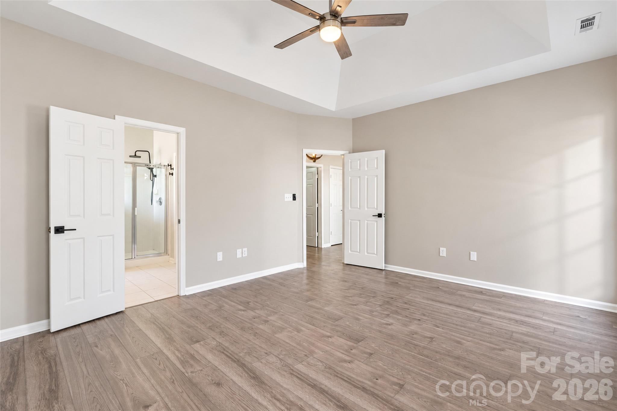 Primary bedroom on main - 118 Breton Court, Mooresville