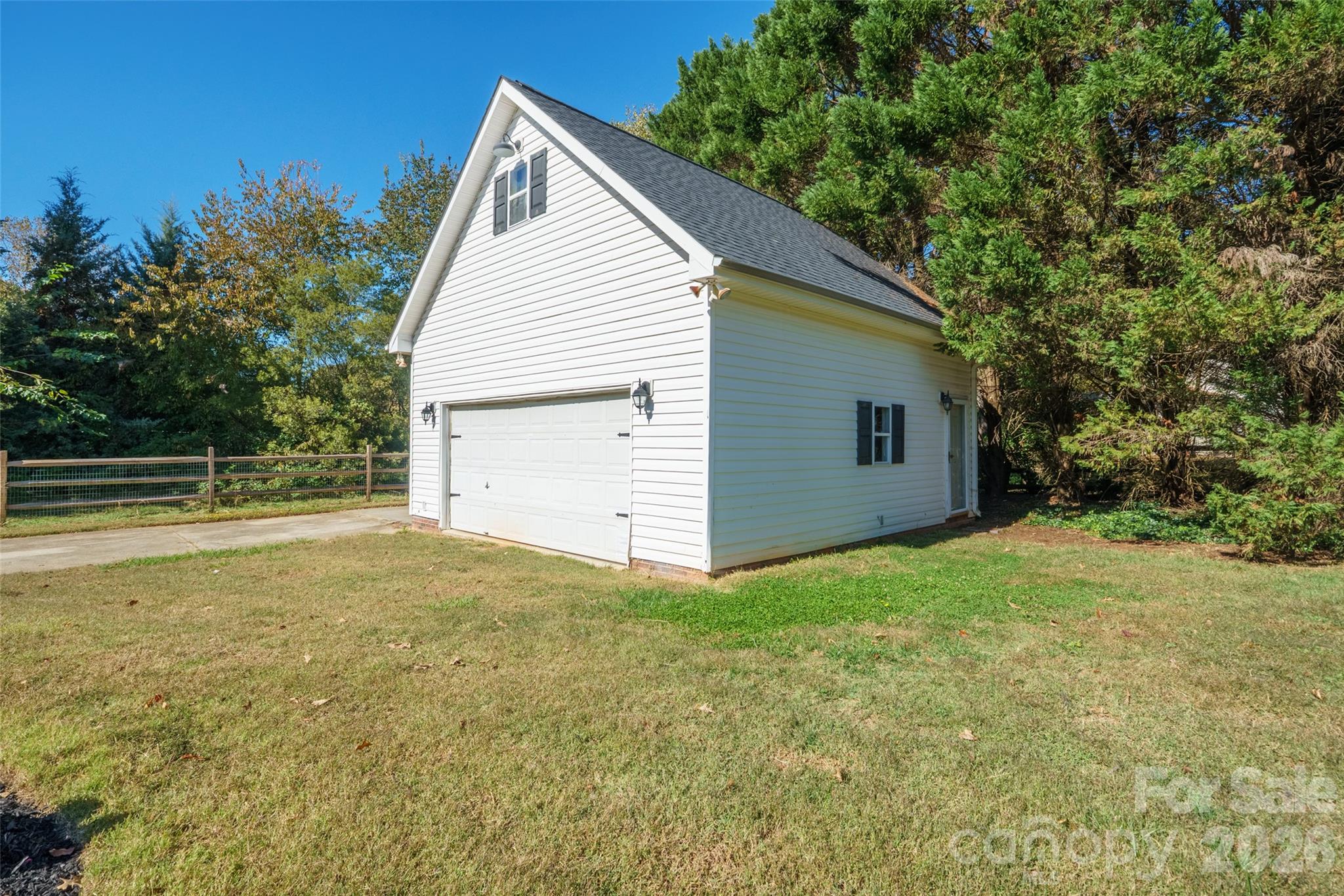 2 Car detached garage/workshop. With upstairs room - 118 Breton Court, Mooresville