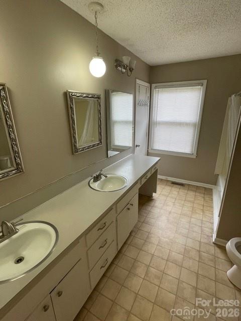 Single Family Residence at 7012 Idlewild Road, Charlotte, photo 7 of 12