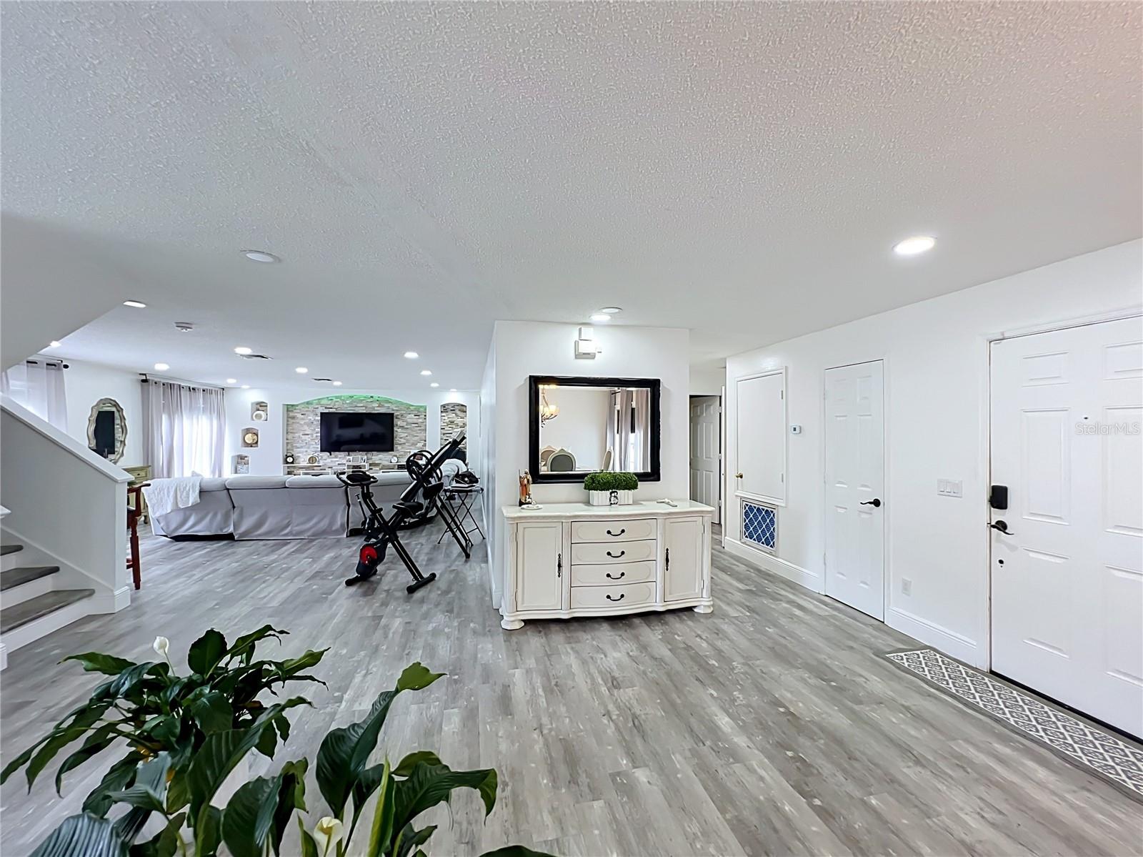 Single Family Residence at 3275 AMBERLEY PARK CIR, KISSIMMEE, photo 9 of 93