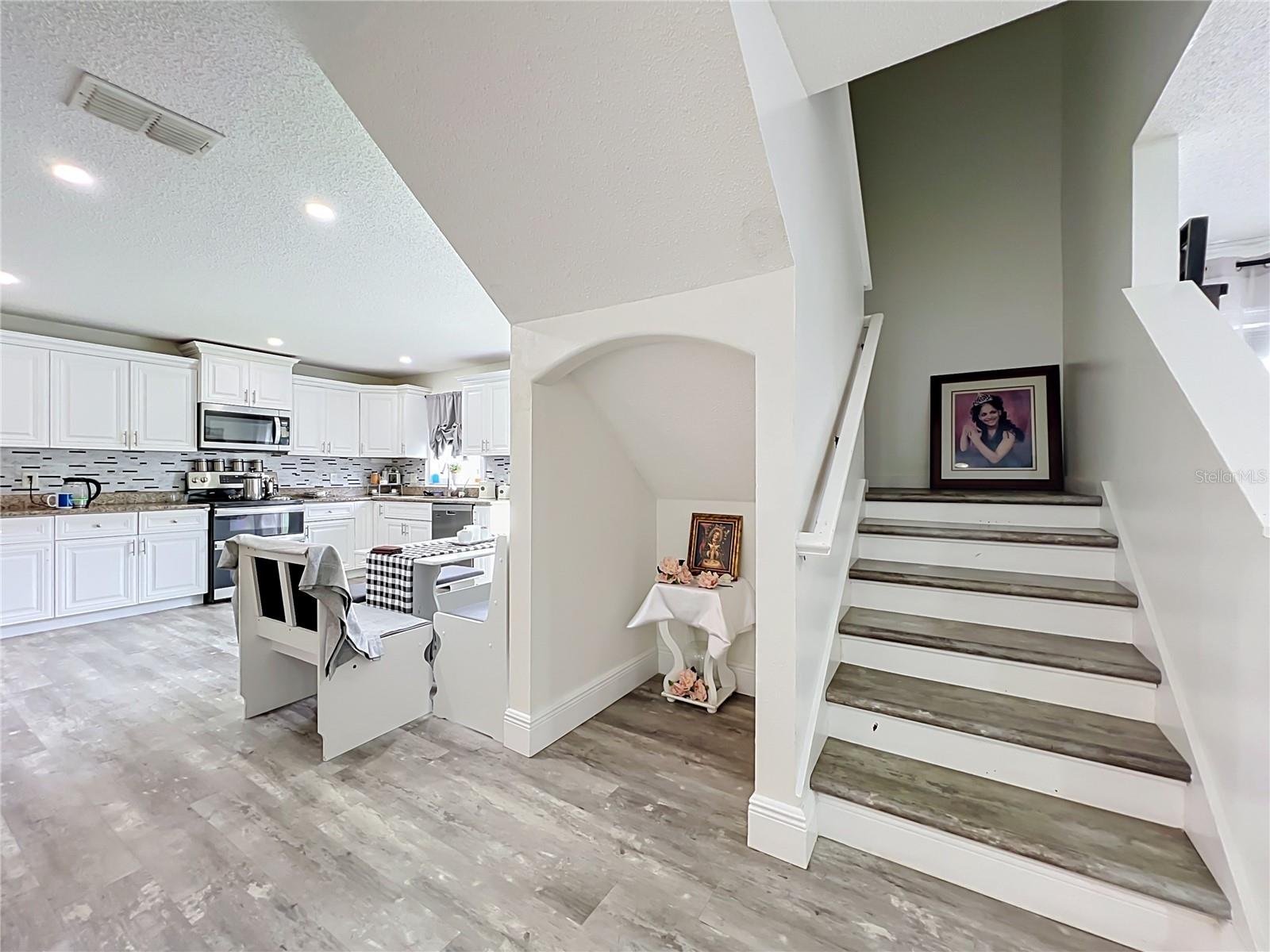 Single Family Residence at 3275 AMBERLEY PARK CIR, KISSIMMEE, photo 11 of 93