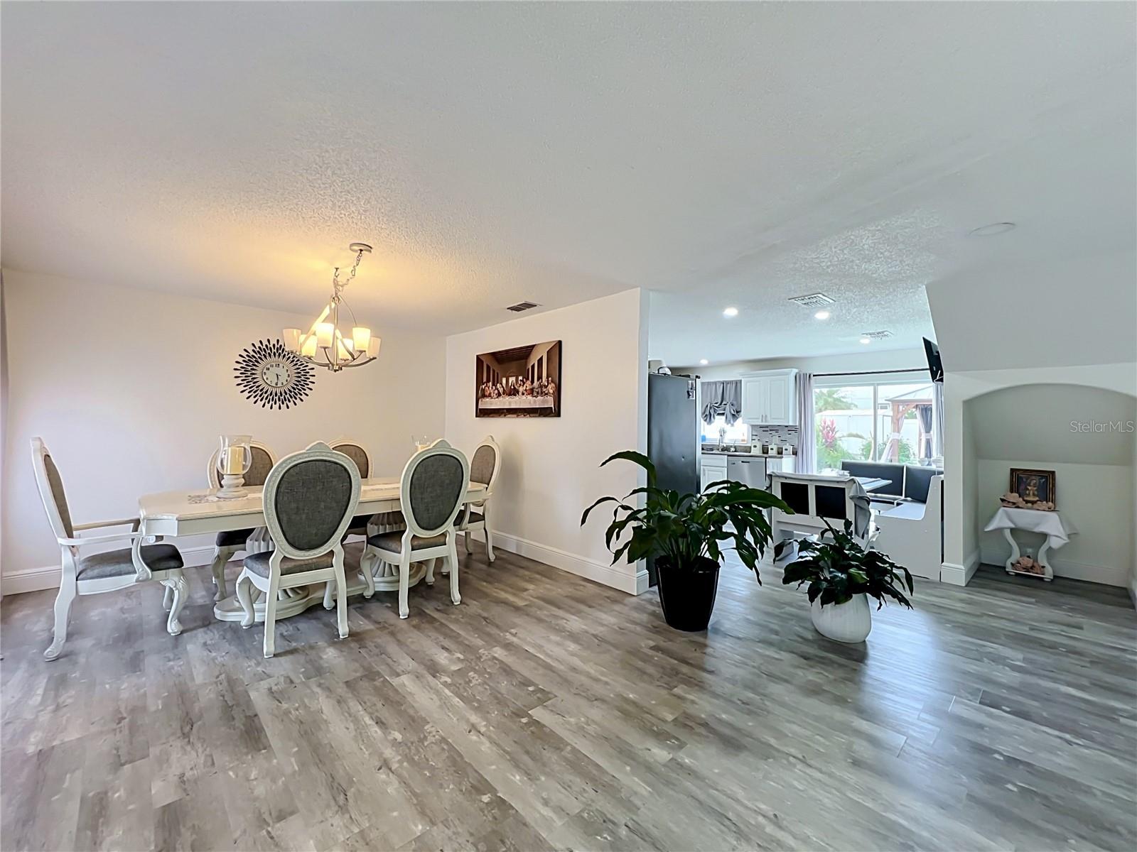 Single Family Residence at 3275 AMBERLEY PARK CIR, KISSIMMEE, photo 14 of 93