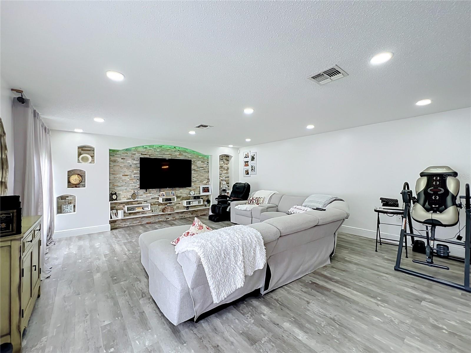 Single Family Residence at 3275 AMBERLEY PARK CIR, KISSIMMEE, photo 29 of 93