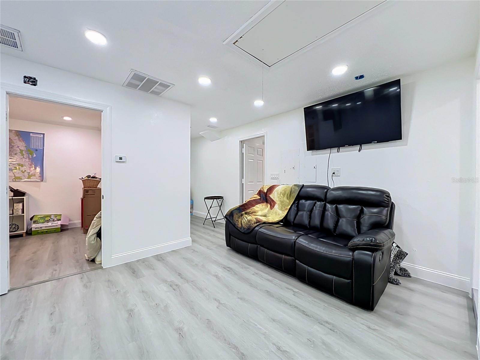Single Family Residence at 3275 AMBERLEY PARK CIR, KISSIMMEE, photo 34 of 93