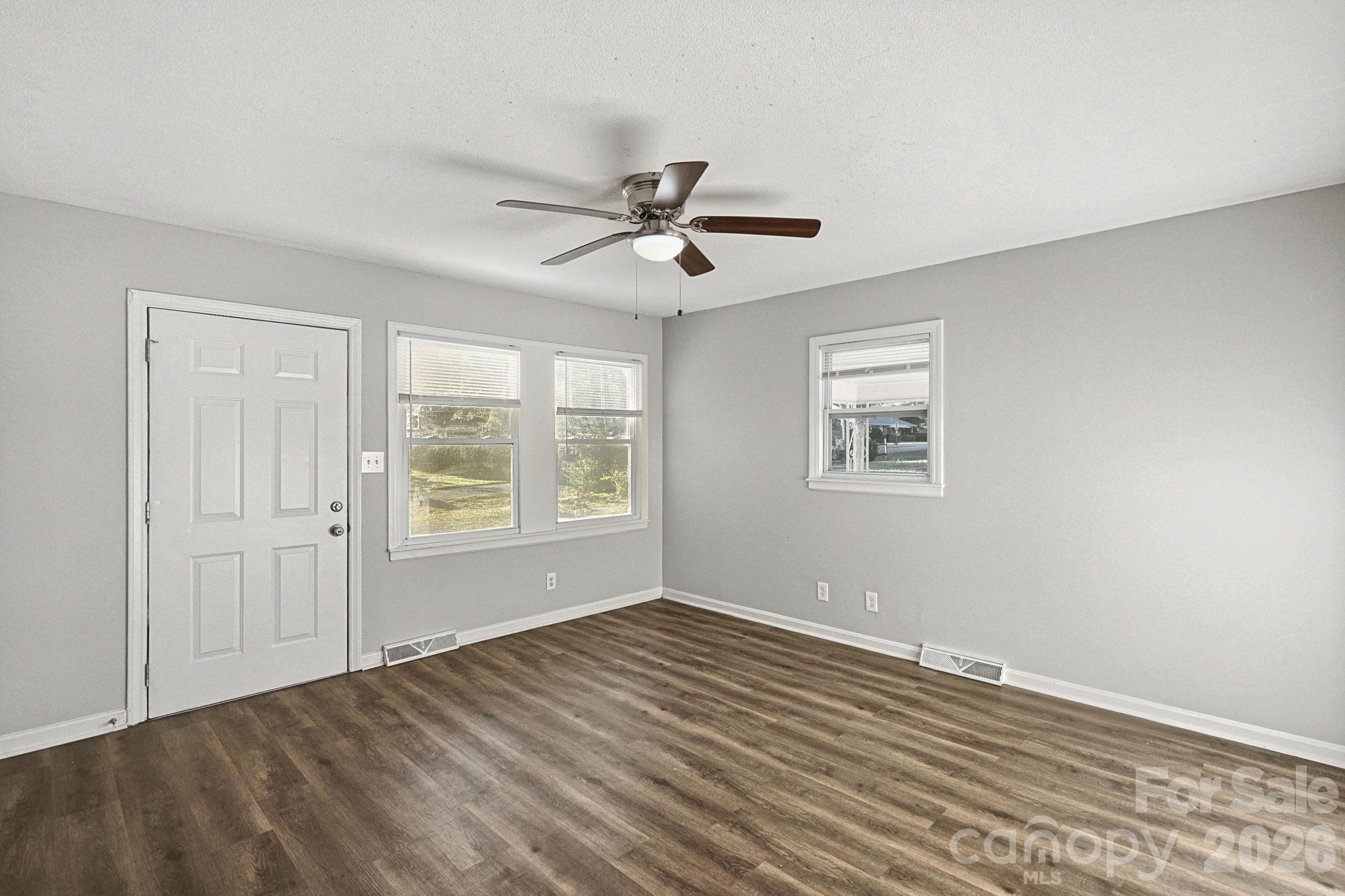 Single Family Residence at 207 Gaddis Drive, Mount Holly, photo 5 of 27