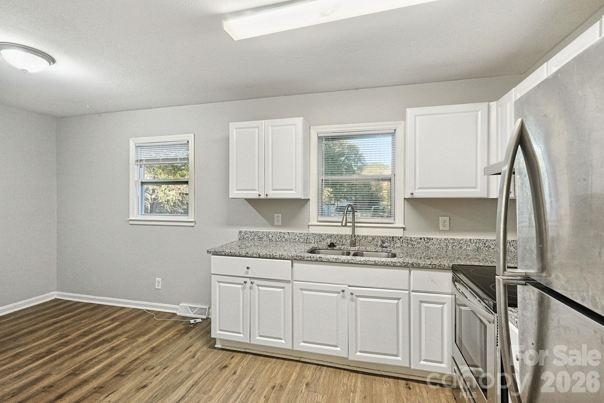 Single Family Residence at 207 Gaddis Drive, Mount Holly, photo 7 of 27