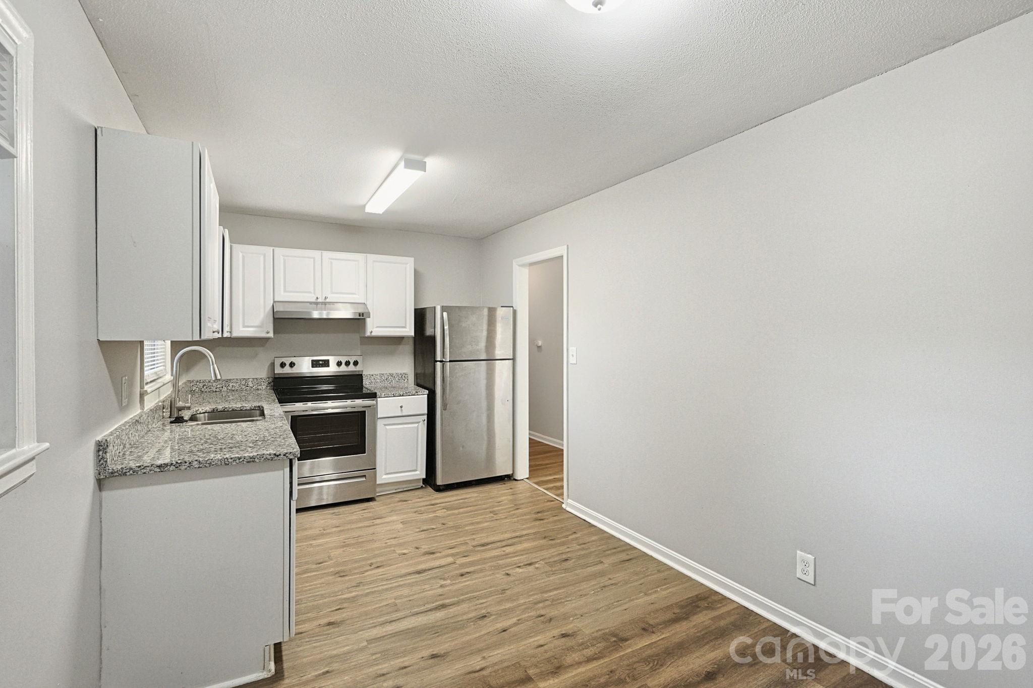 Single Family Residence at 207 Gaddis Drive, Mount Holly, photo 10 of 27