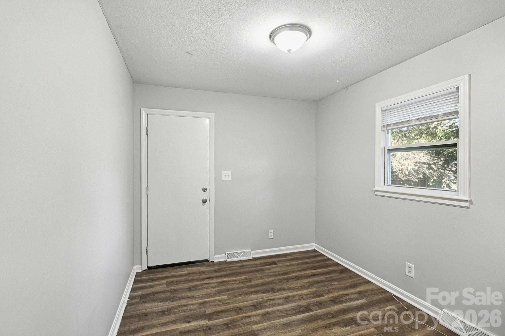 Single Family Residence at 207 Gaddis Drive, Mount Holly, photo 11 of 27