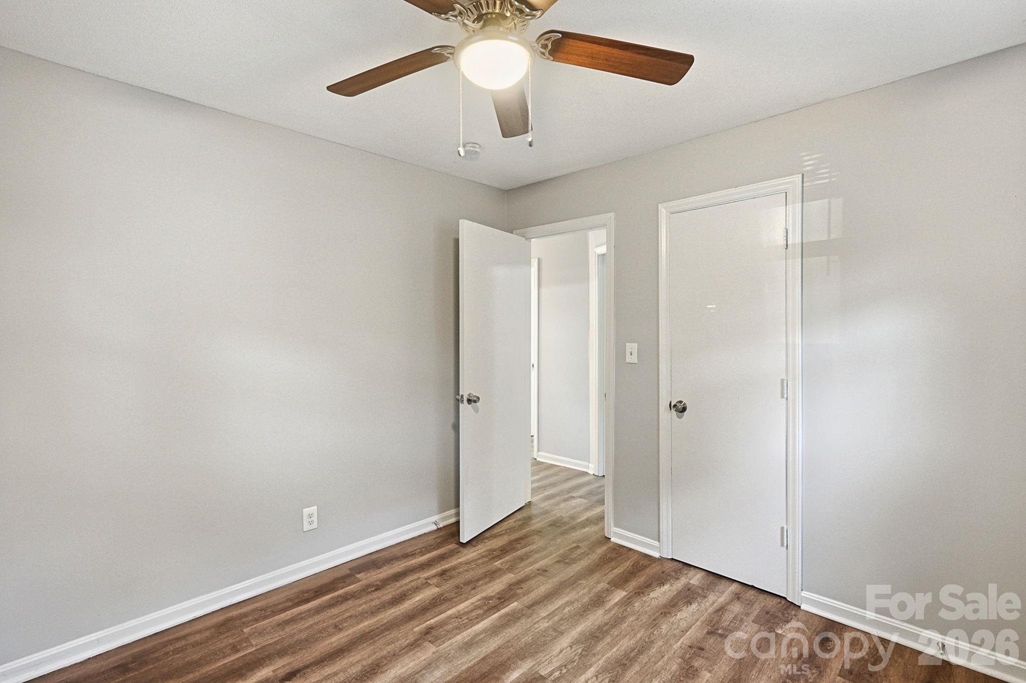 Single Family Residence at 207 Gaddis Drive, Mount Holly, photo 15 of 27