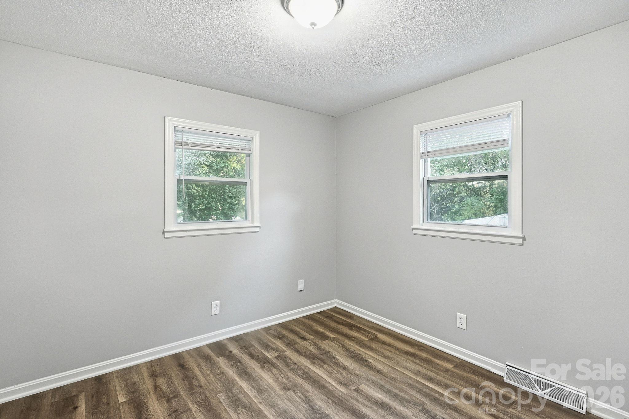 Single Family Residence at 207 Gaddis Drive, Mount Holly, photo 16 of 27