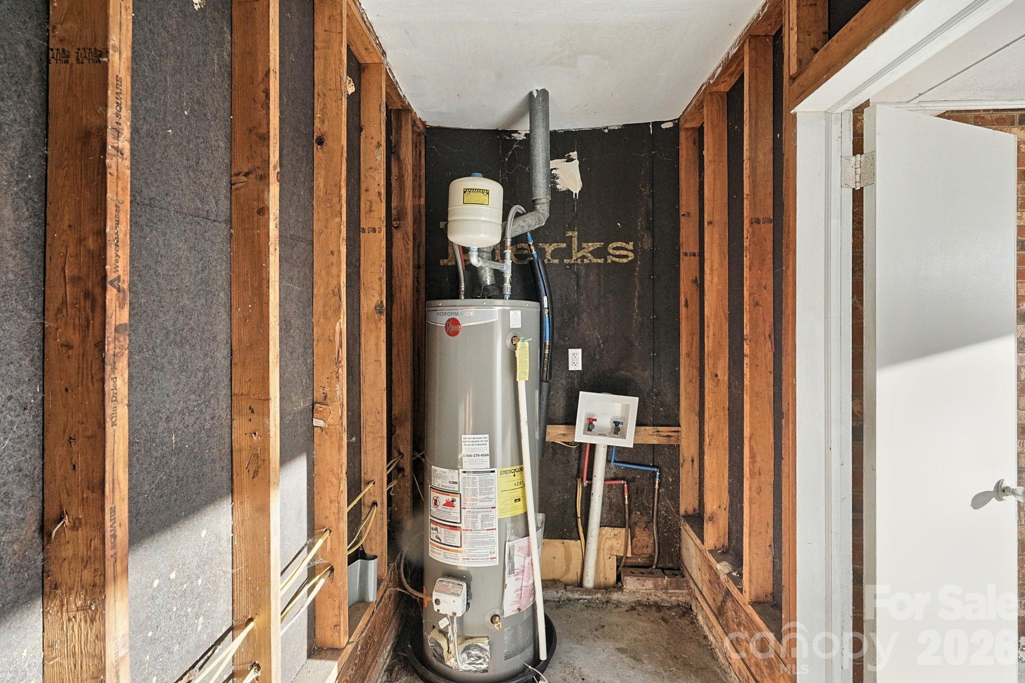 Single Family Residence at 207 Gaddis Drive, Mount Holly, photo 21 of 27