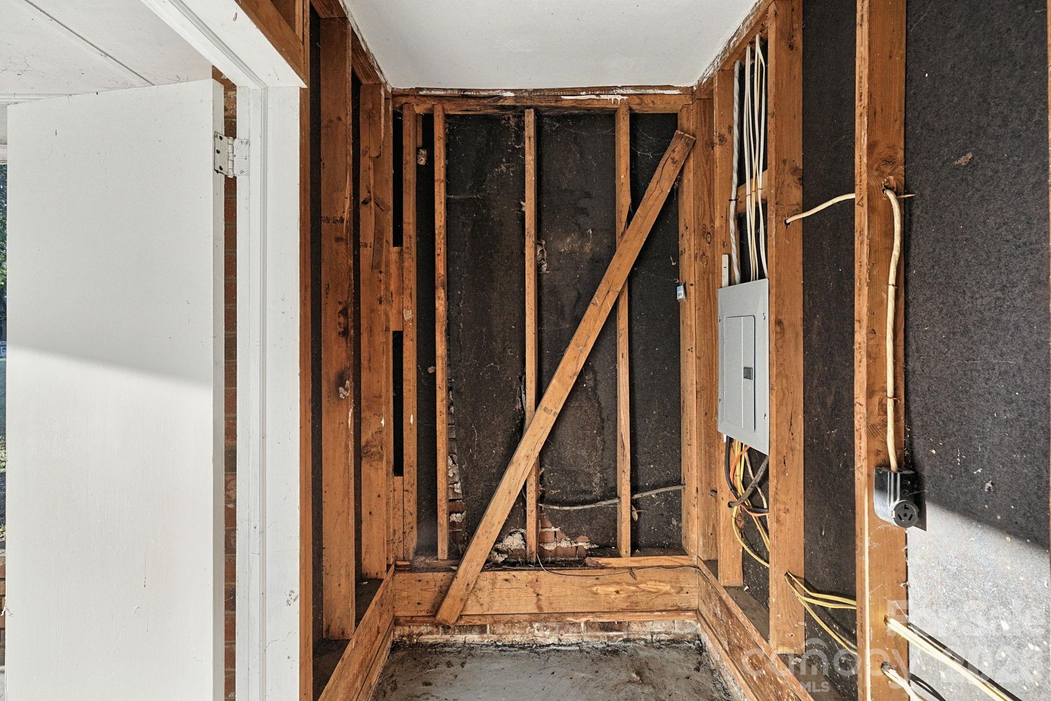 Single Family Residence at 207 Gaddis Drive, Mount Holly, photo 22 of 27