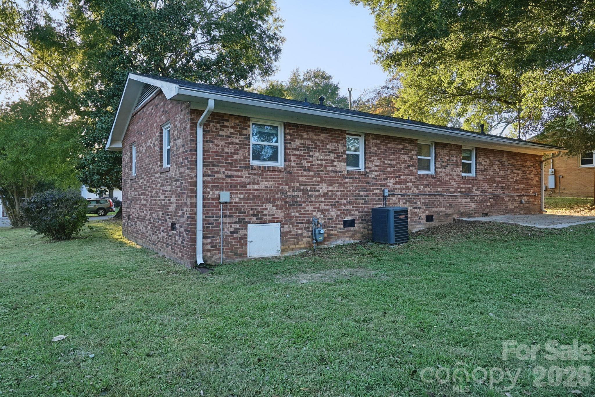 Single Family Residence at 207 Gaddis Drive, Mount Holly, photo 25 of 27