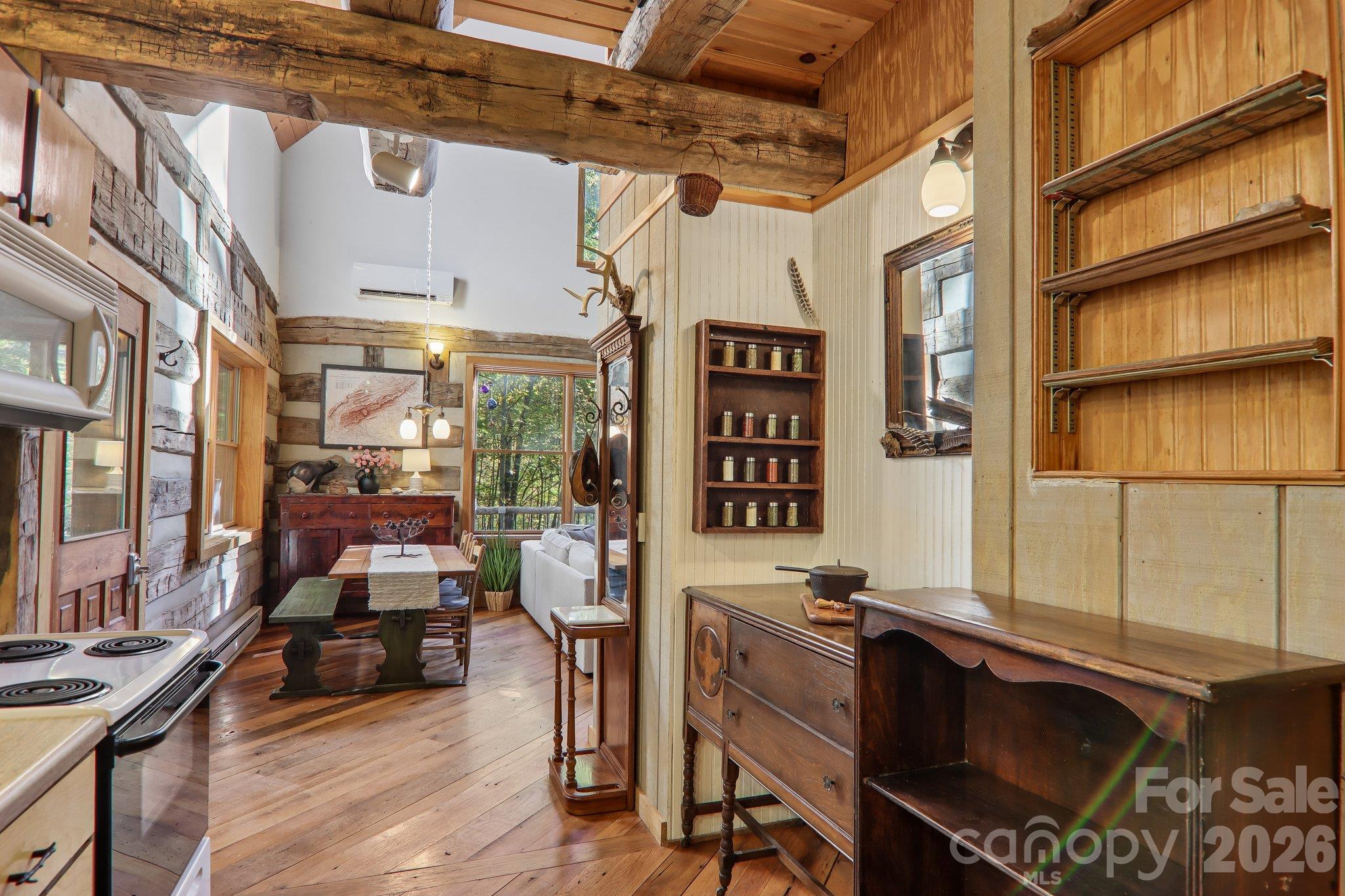 Kitchen on main level - 755 Hollyberry Lane, Marshall