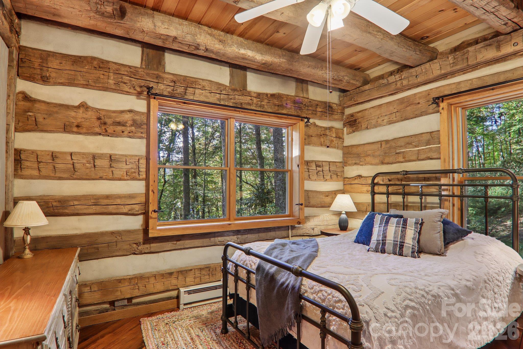 Master bedroom on main level - 755 Hollyberry Lane, Marshall