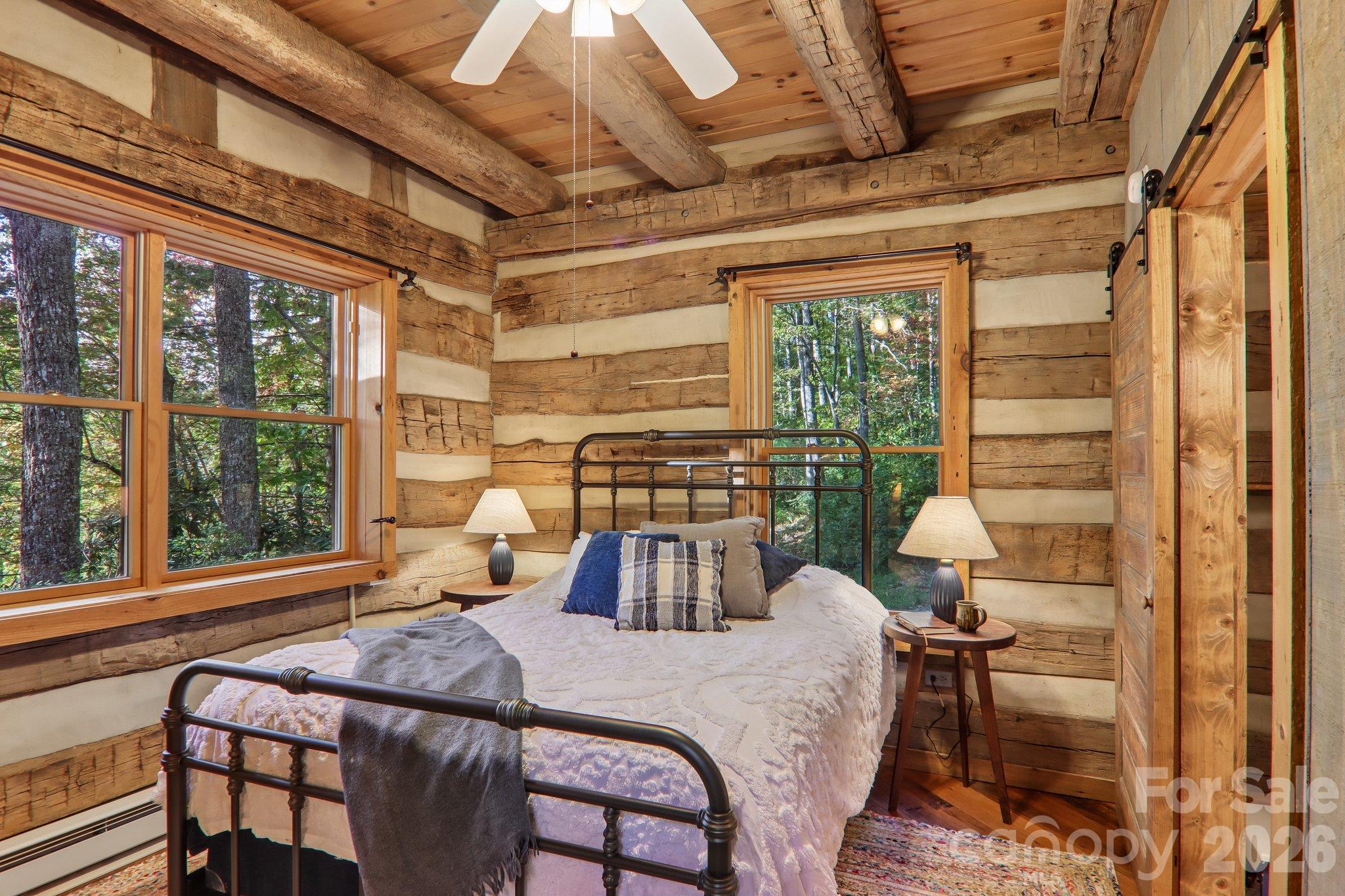 Master bedroom - 755 Hollyberry Lane, Marshall