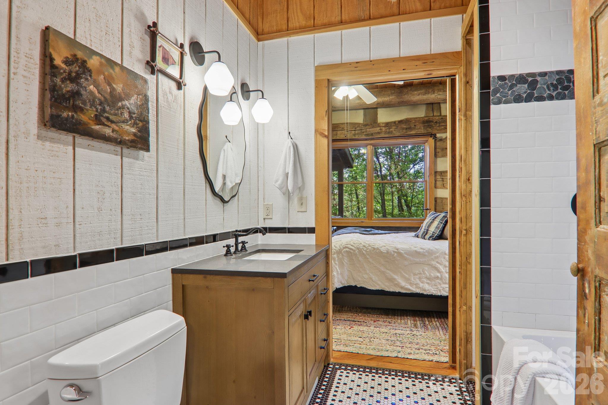 Bathroom on main level with access to master bedroom - 755 Hollyberry Lane, Marshall