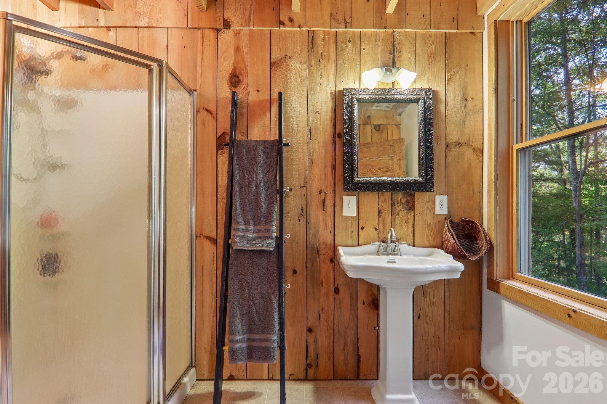 Second full bathroom on second level - 755 Hollyberry Lane, Marshall