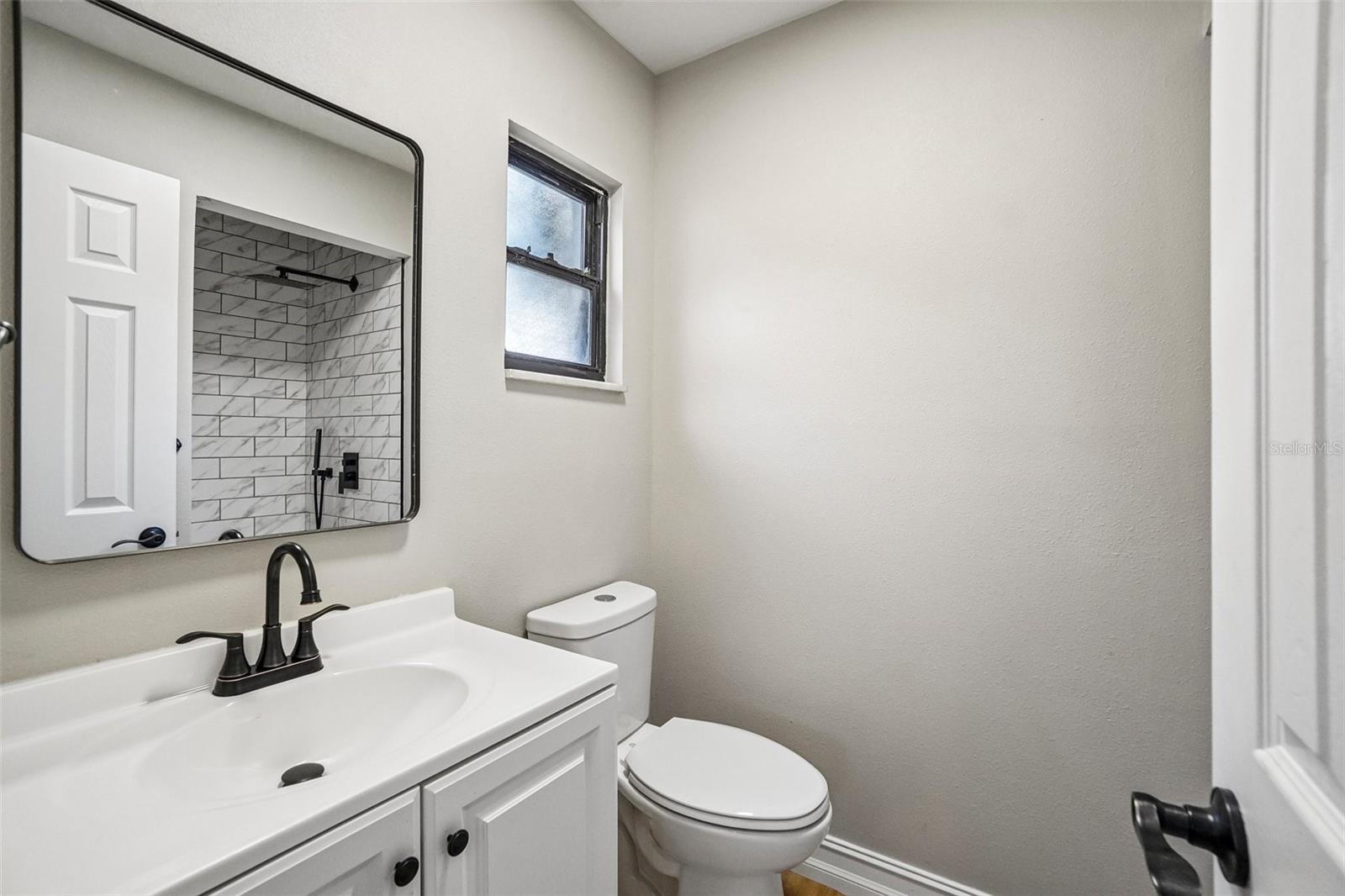 Primary Bathroom - 715 PAPAYA DR, TAMPA