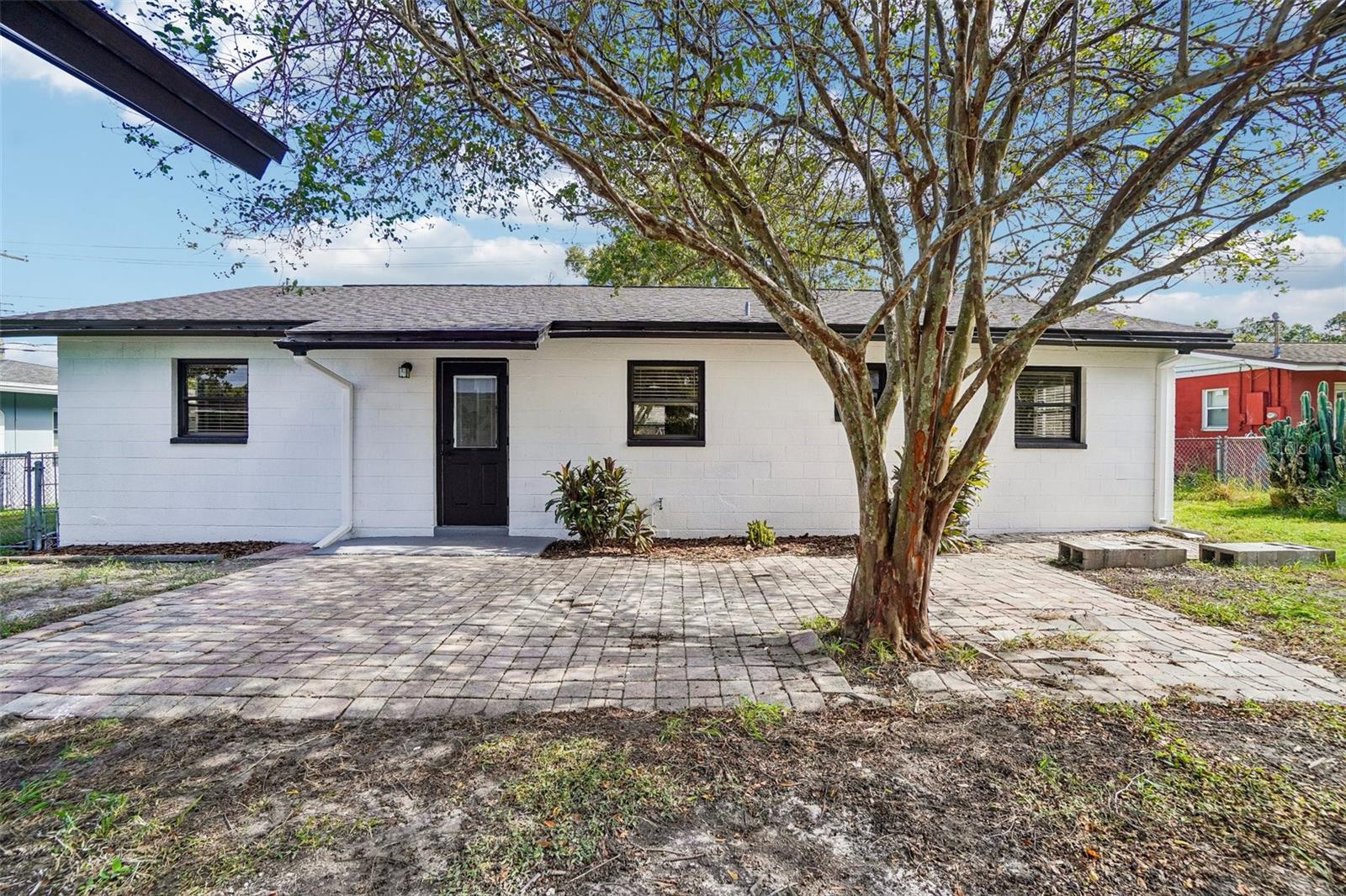 Backyard View 4 - 715 PAPAYA DR, TAMPA