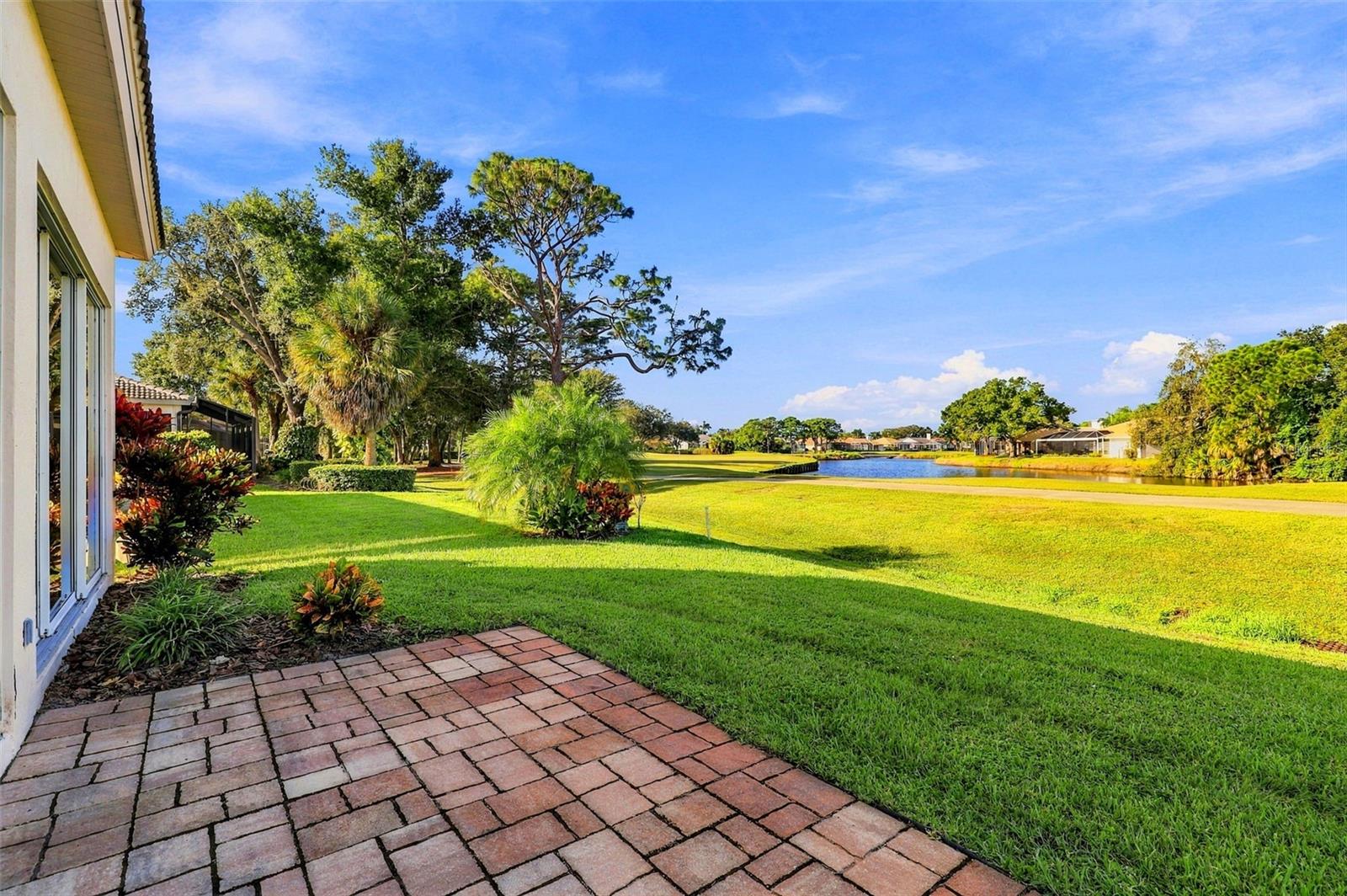 Single Family Residence at 5683 DOWNHAM MDWS, SARASOTA, photo 5 of 63