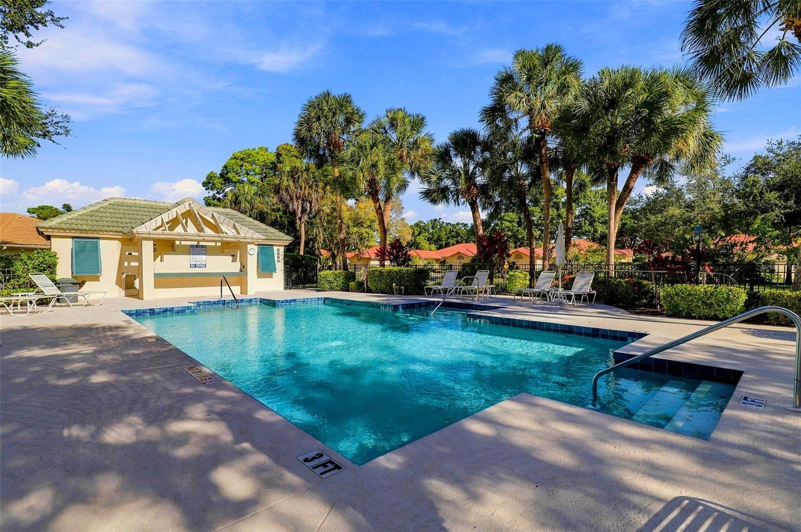 Single Family Residence at 5683 DOWNHAM MDWS, SARASOTA, photo 18 of 63