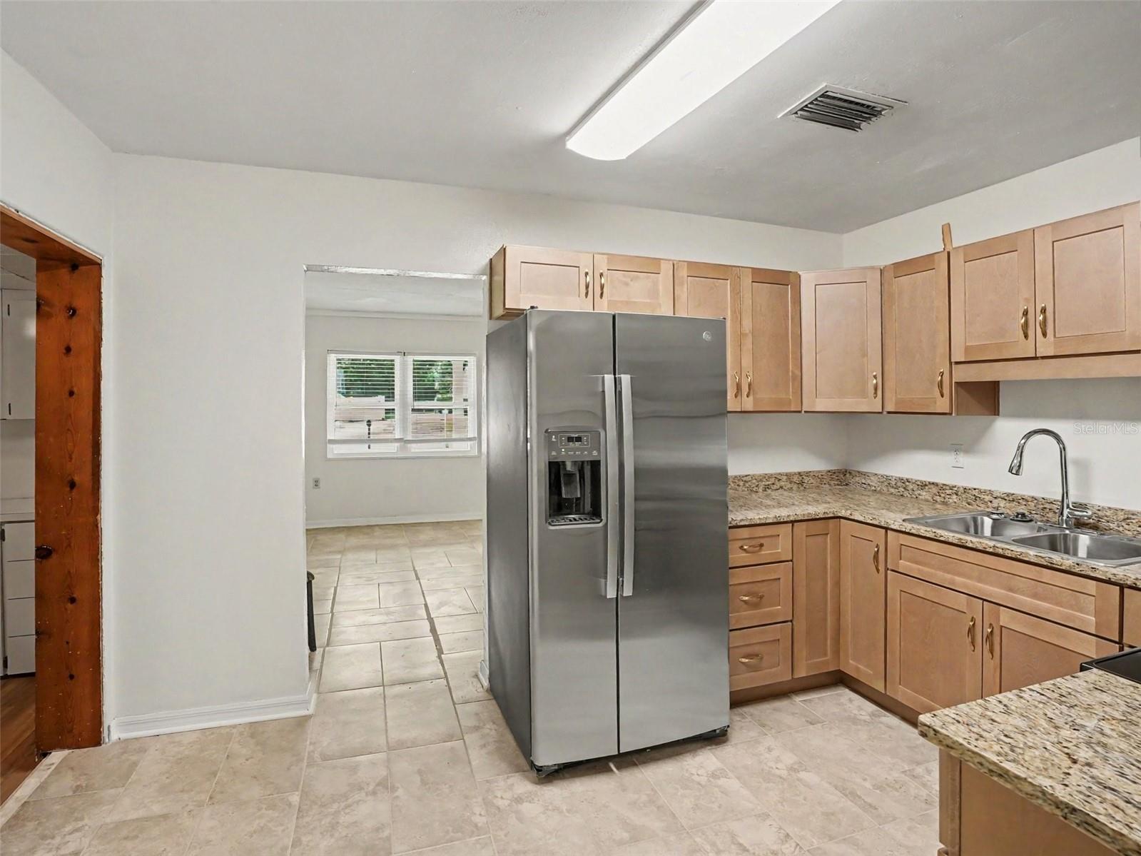 Single Family Residence at 2417 S MYRTLE AVE, SANFORD, photo 7 of 24