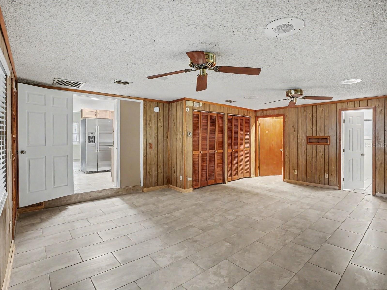 Single Family Residence at 2417 S MYRTLE AVE, SANFORD, photo 11 of 24