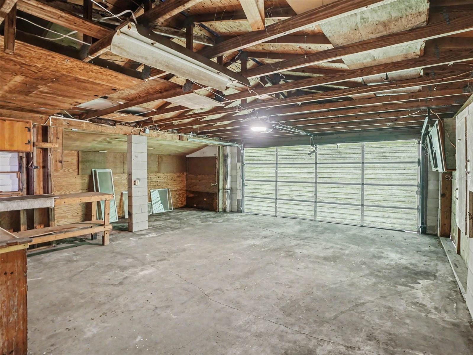 Rear load garage with workshop area - 2417 S MYRTLE AVE, SANFORD