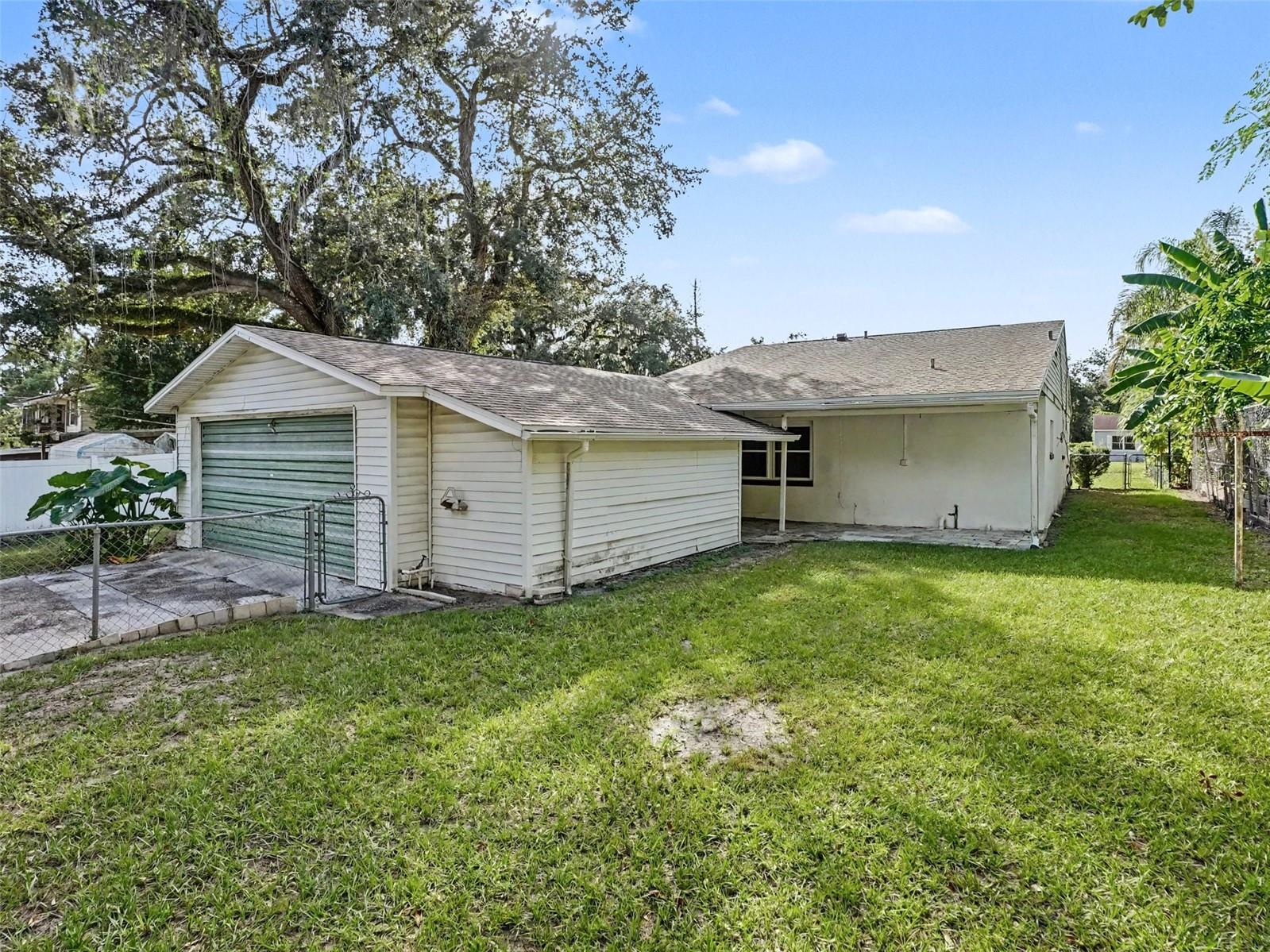 Fenced back yard - 2417 S MYRTLE AVE, SANFORD