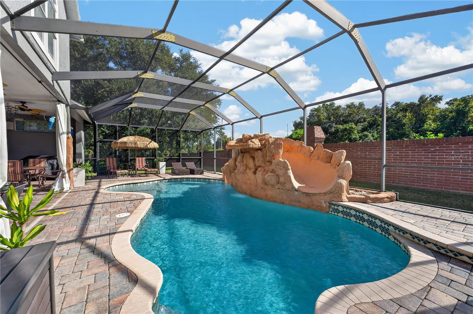 Single Family Residence at 18211 WIMBLEDON GREEN PL, TAMPA, photo 2 of 68
