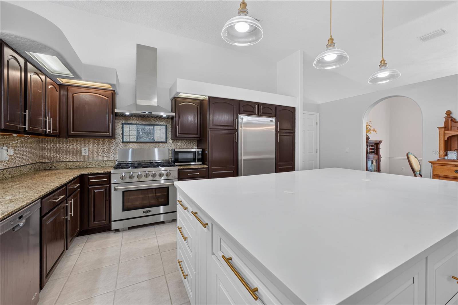 Single Family Residence at 18211 WIMBLEDON GREEN PL, TAMPA, photo 9 of 68