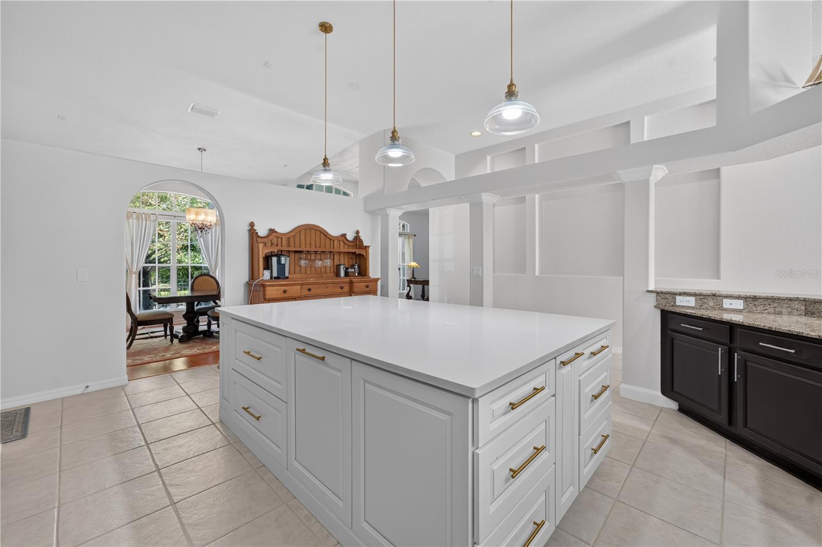 Single Family Residence at 18211 WIMBLEDON GREEN PL, TAMPA, photo 10 of 68