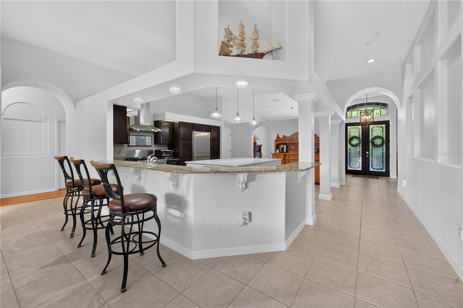 Single Family Residence at 18211 WIMBLEDON GREEN PL, TAMPA, photo 11 of 68