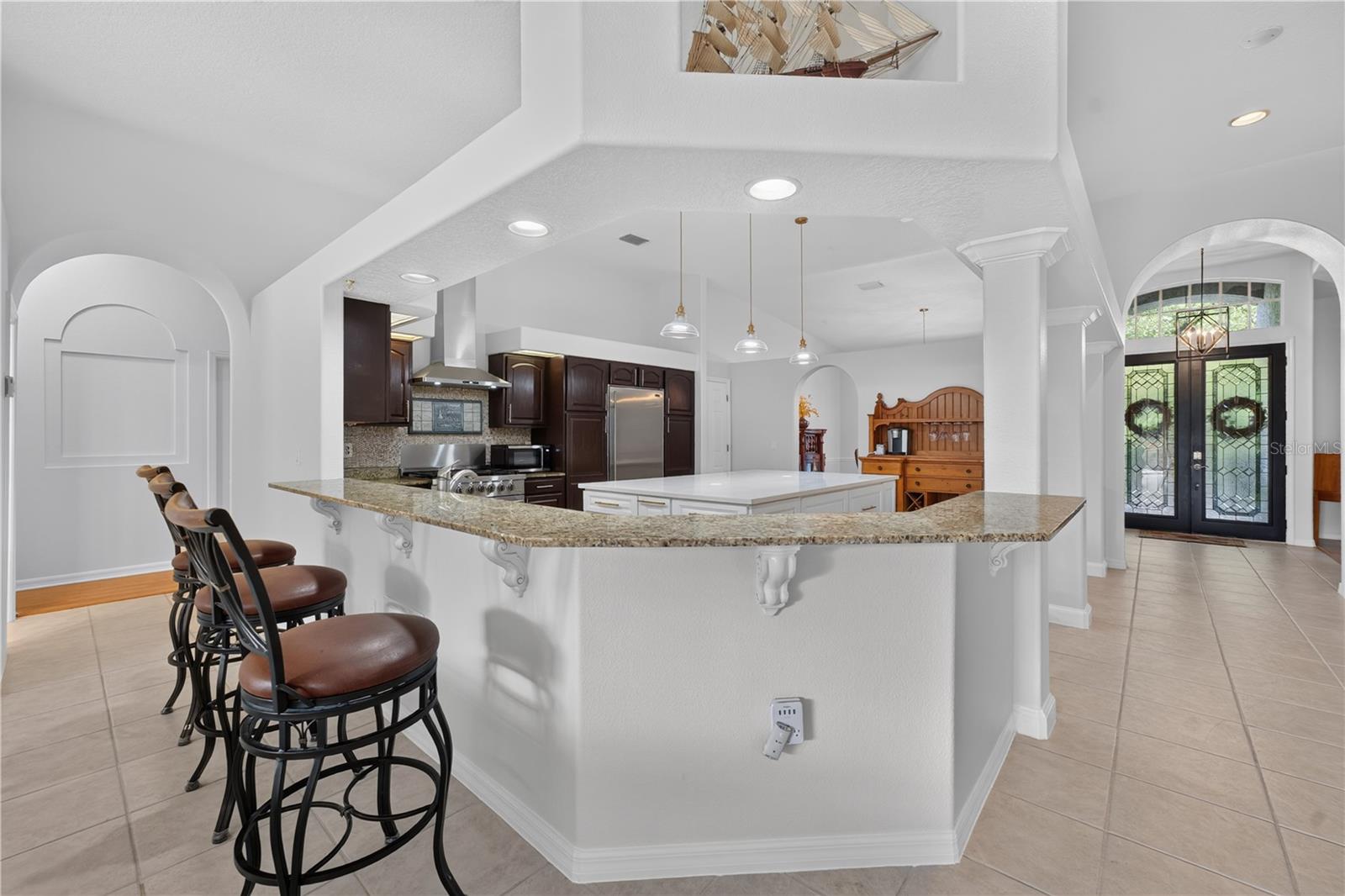 Single Family Residence at 18211 WIMBLEDON GREEN PL, TAMPA, photo 12 of 68
