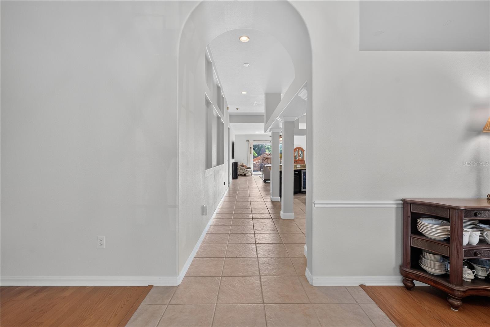 Single Family Residence at 18211 WIMBLEDON GREEN PL, TAMPA, photo 16 of 68