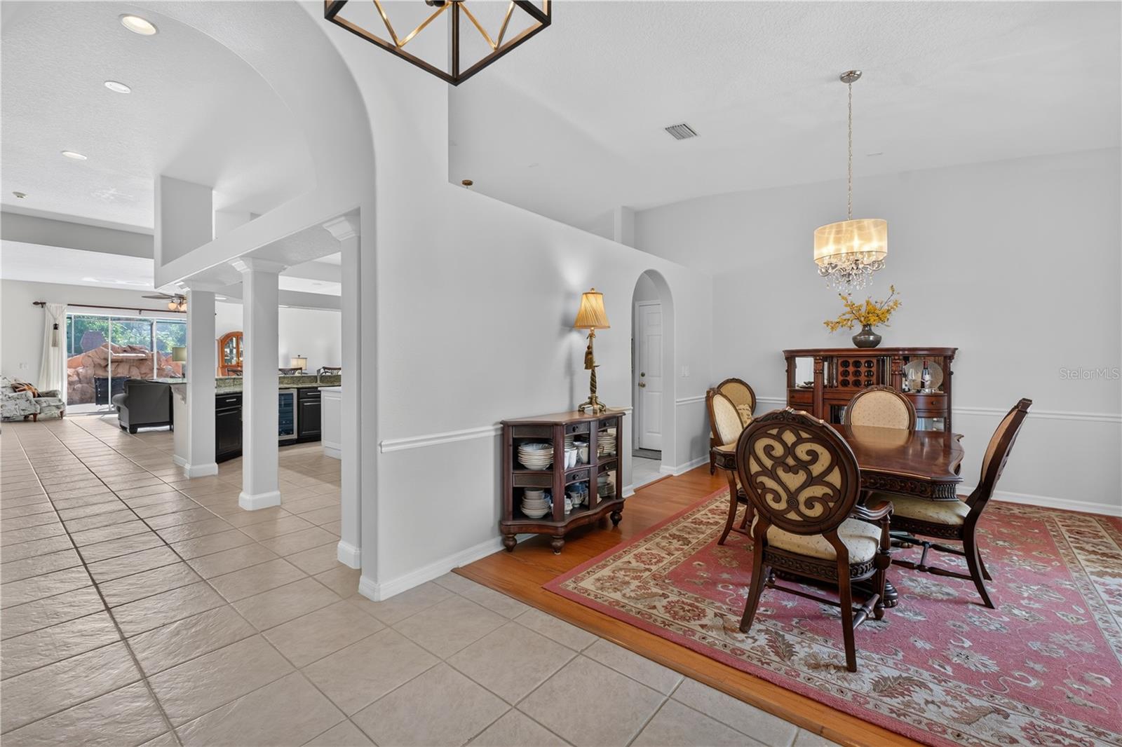 Single Family Residence at 18211 WIMBLEDON GREEN PL, TAMPA, photo 18 of 68