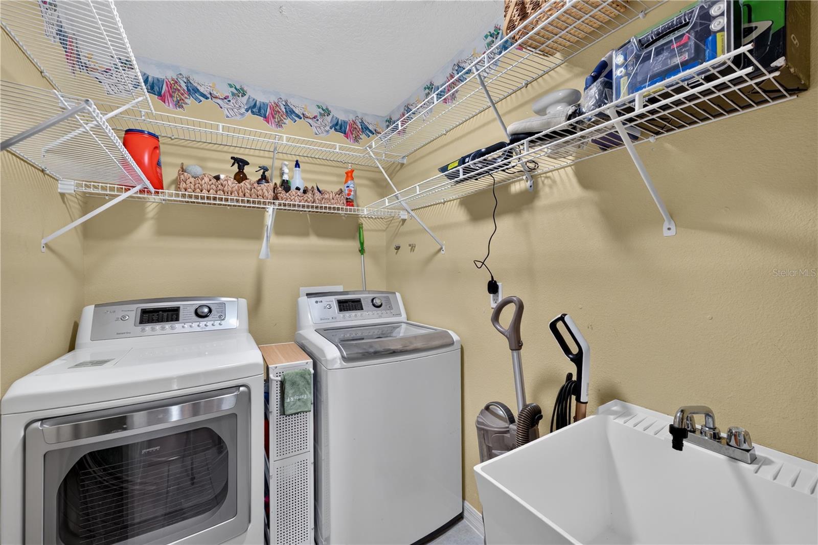 Single Family Residence at 18211 WIMBLEDON GREEN PL, TAMPA, photo 52 of 68