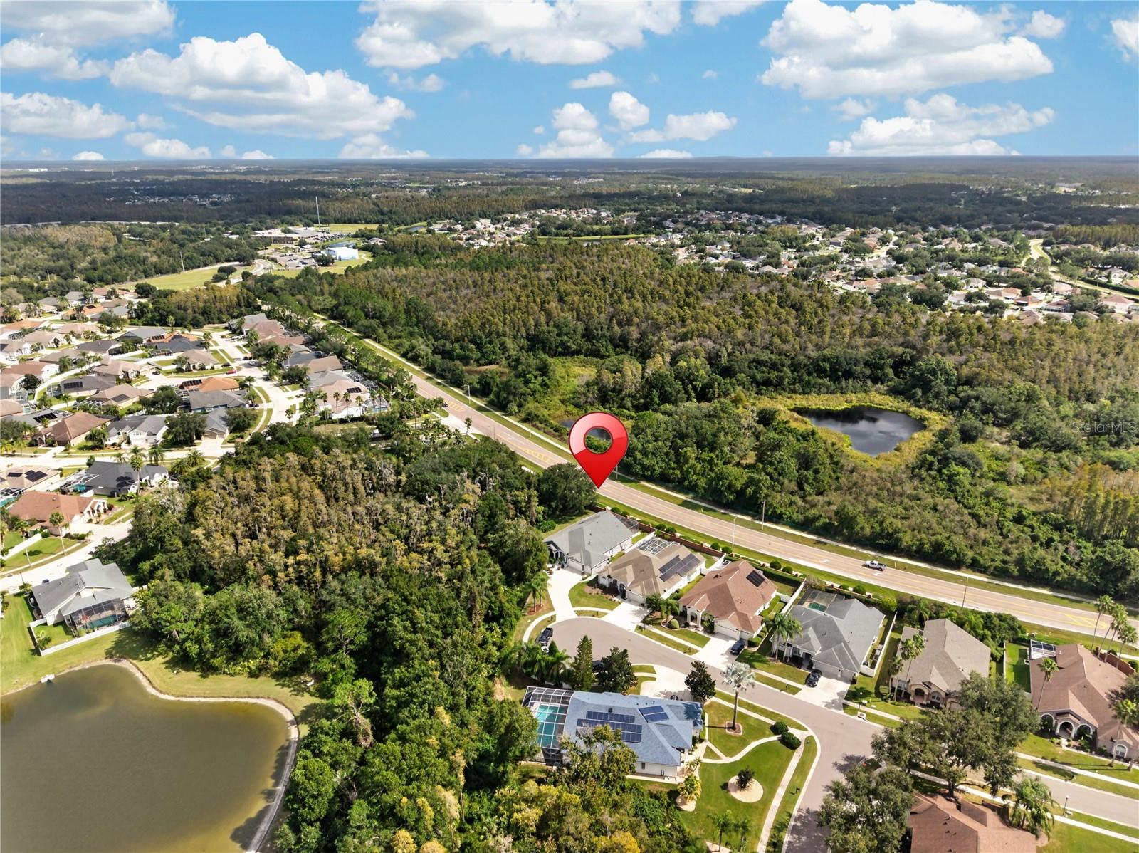 Single Family Residence at 18211 WIMBLEDON GREEN PL, TAMPA, photo 63 of 68