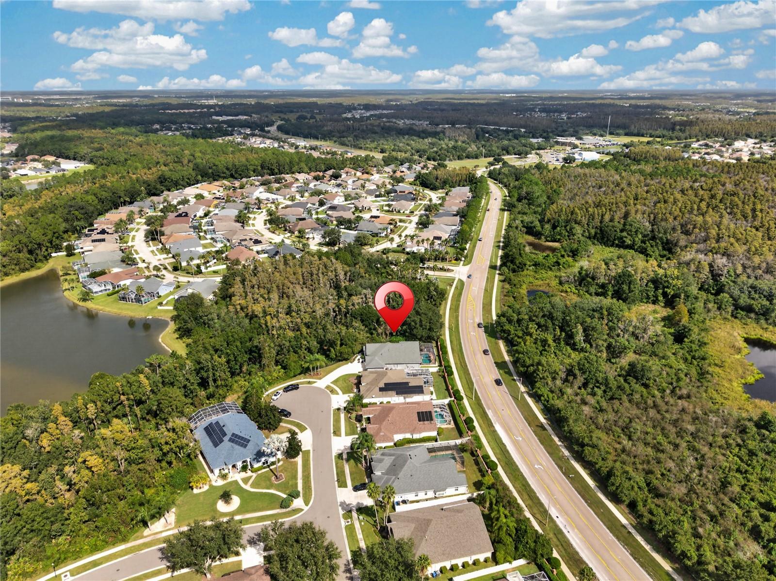 Single Family Residence at 18211 WIMBLEDON GREEN PL, TAMPA, photo 64 of 68