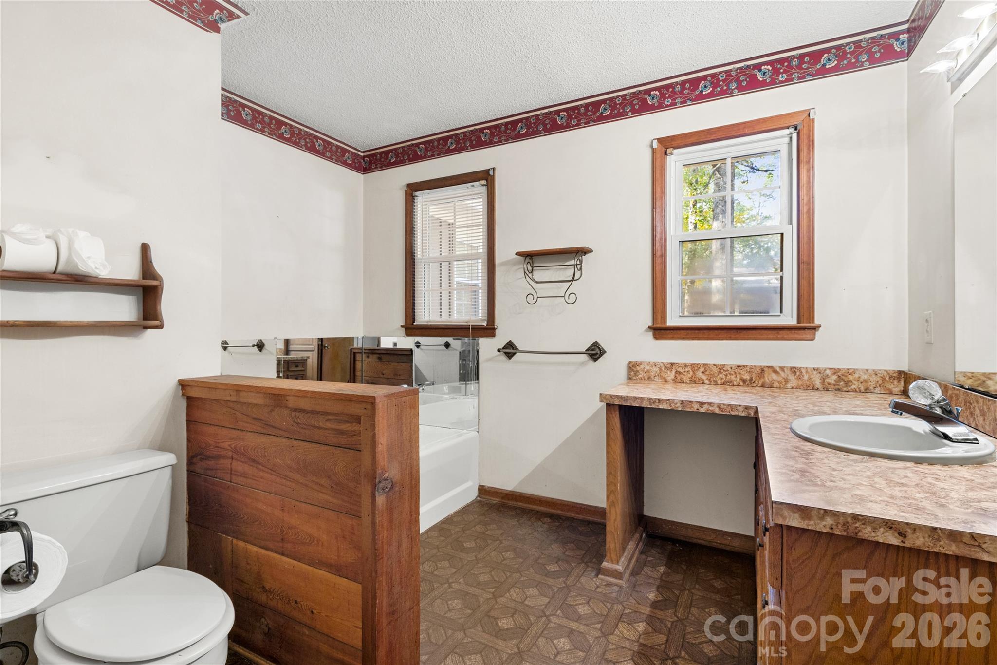 full hall bathroom - 2415 Hargette Road, Monroe
