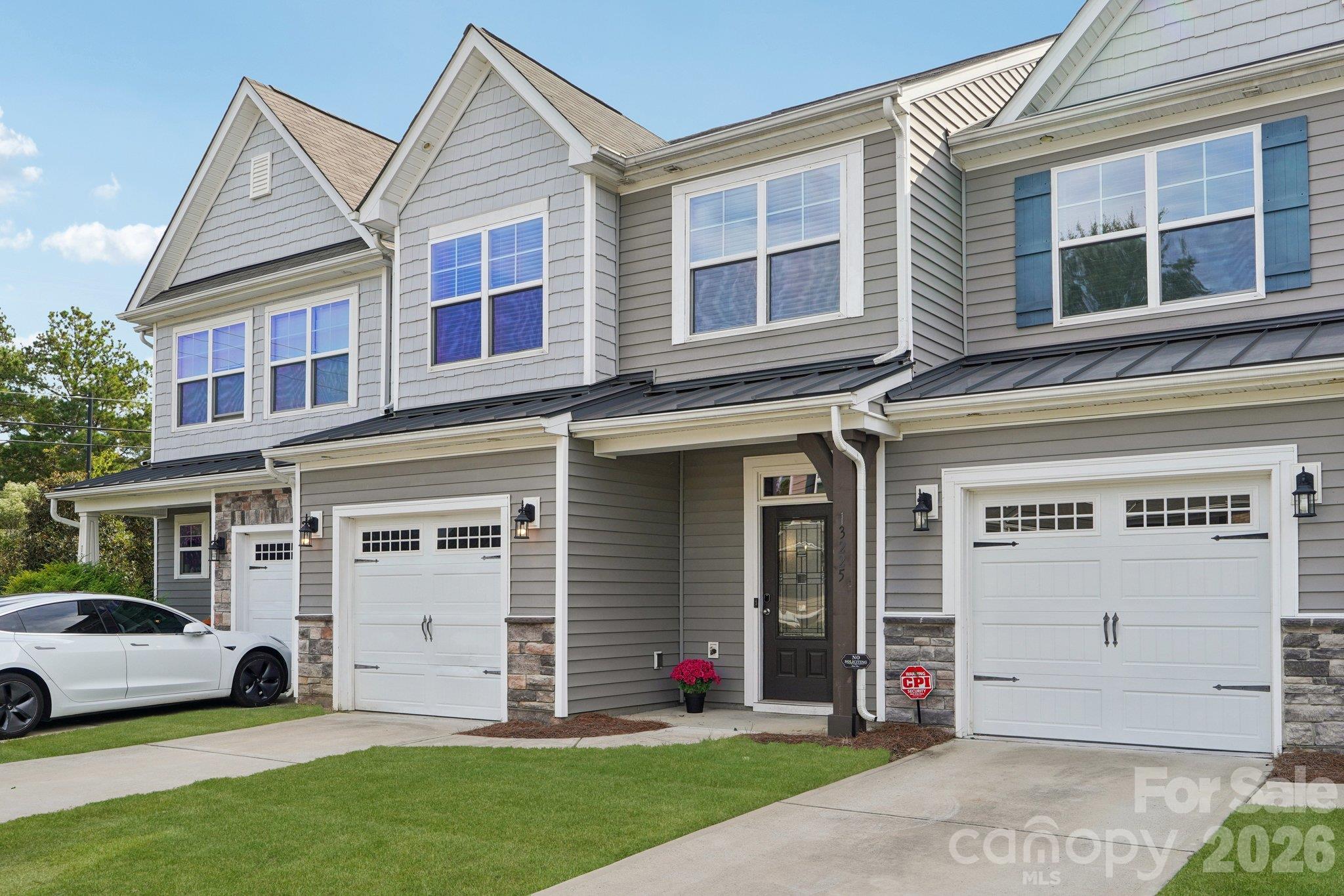 Townhouse at 13225 Savannah Point Drive, Charlotte, photo 2 of 45