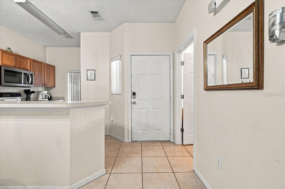 Townhouse at 8504 CRYSTAL COVE LOOP, KISSIMMEE, photo 7 of 33