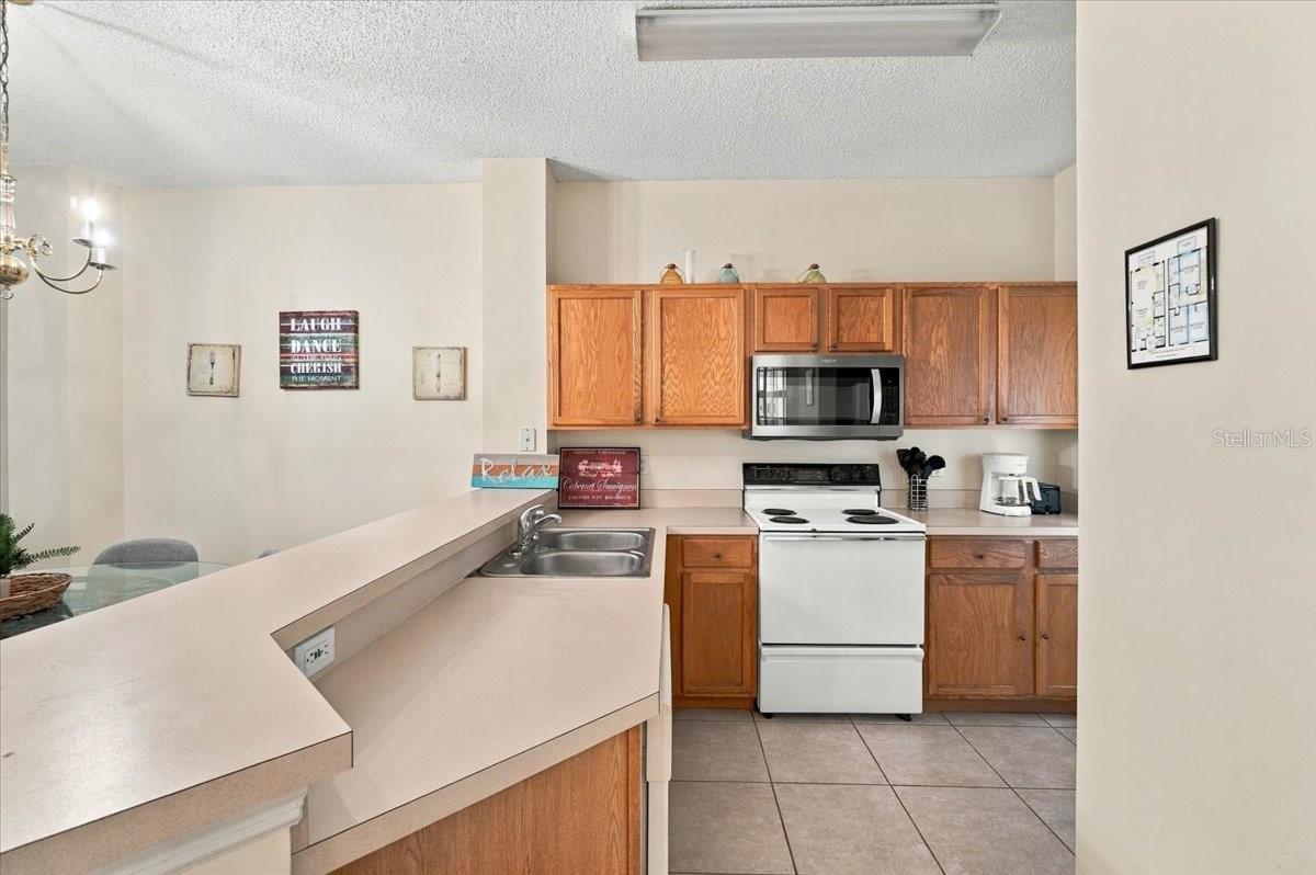 Townhouse at 8504 CRYSTAL COVE LOOP, KISSIMMEE, photo 10 of 33
