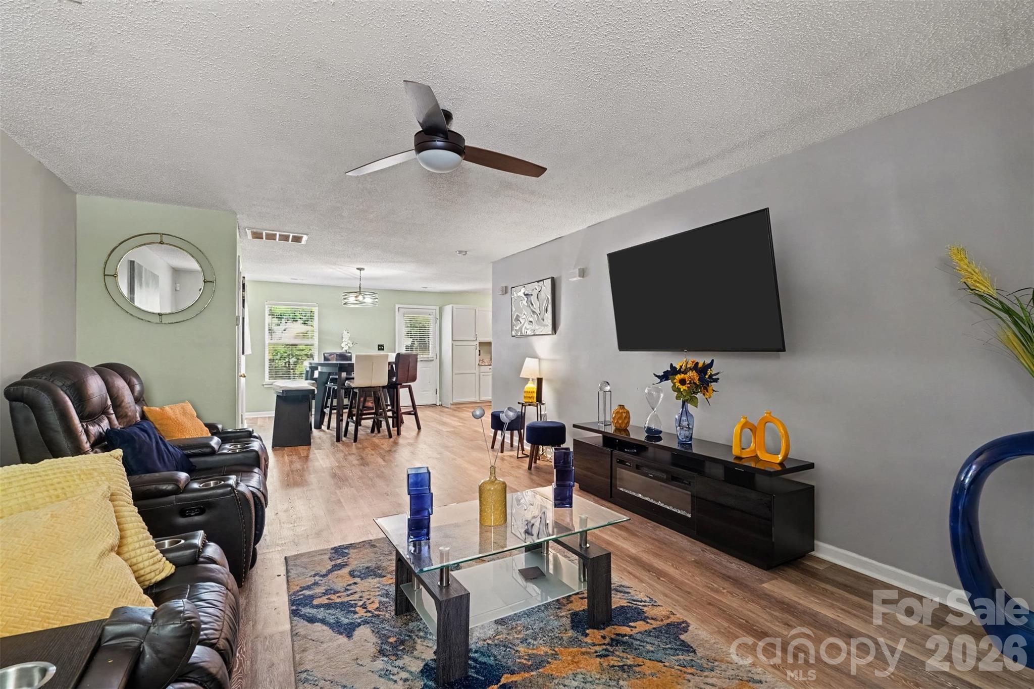 Single Family Residence at 8724 Michaw Court, Charlotte, photo 4 of 23