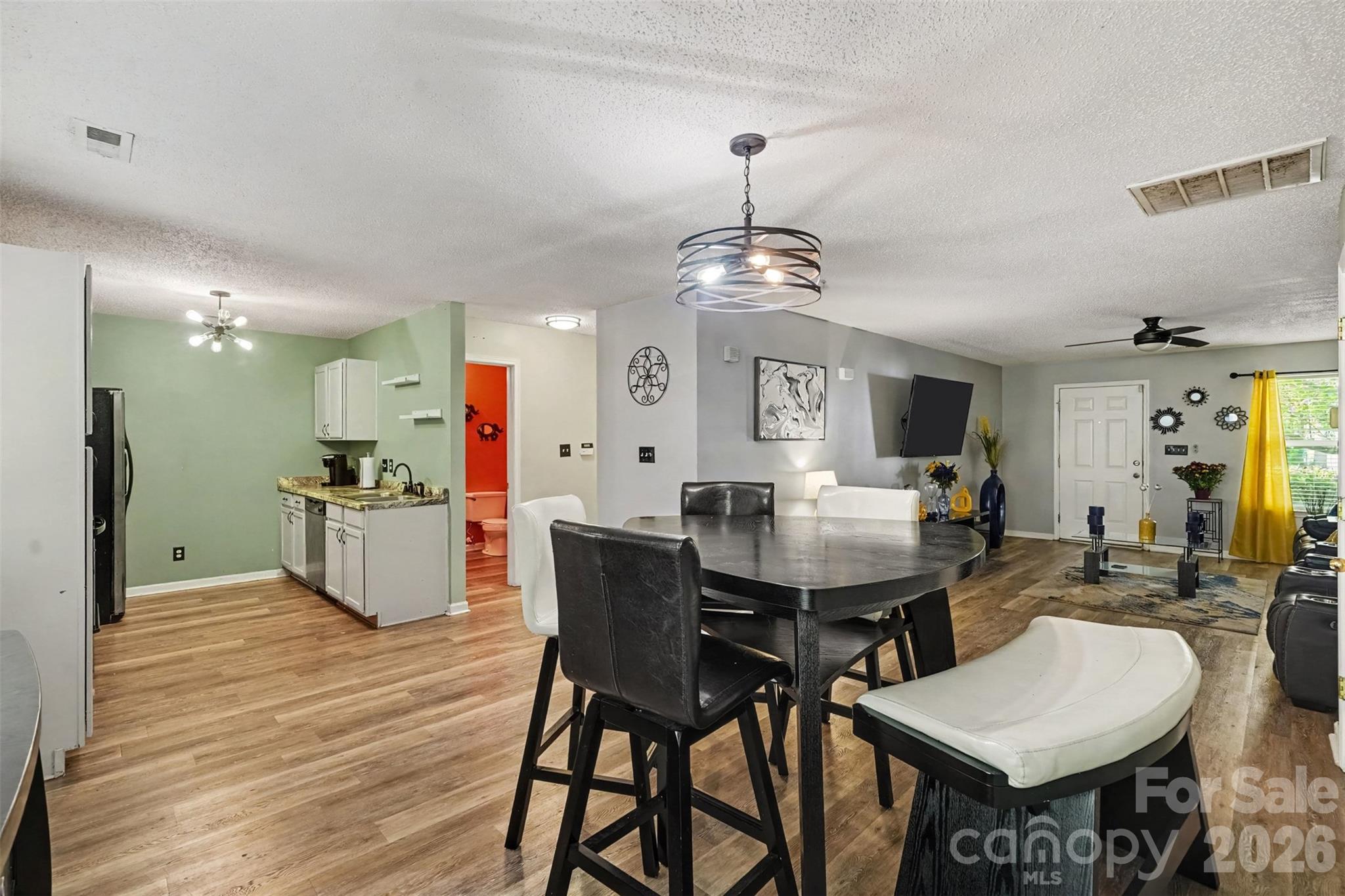 Single Family Residence at 8724 Michaw Court, Charlotte, photo 6 of 23