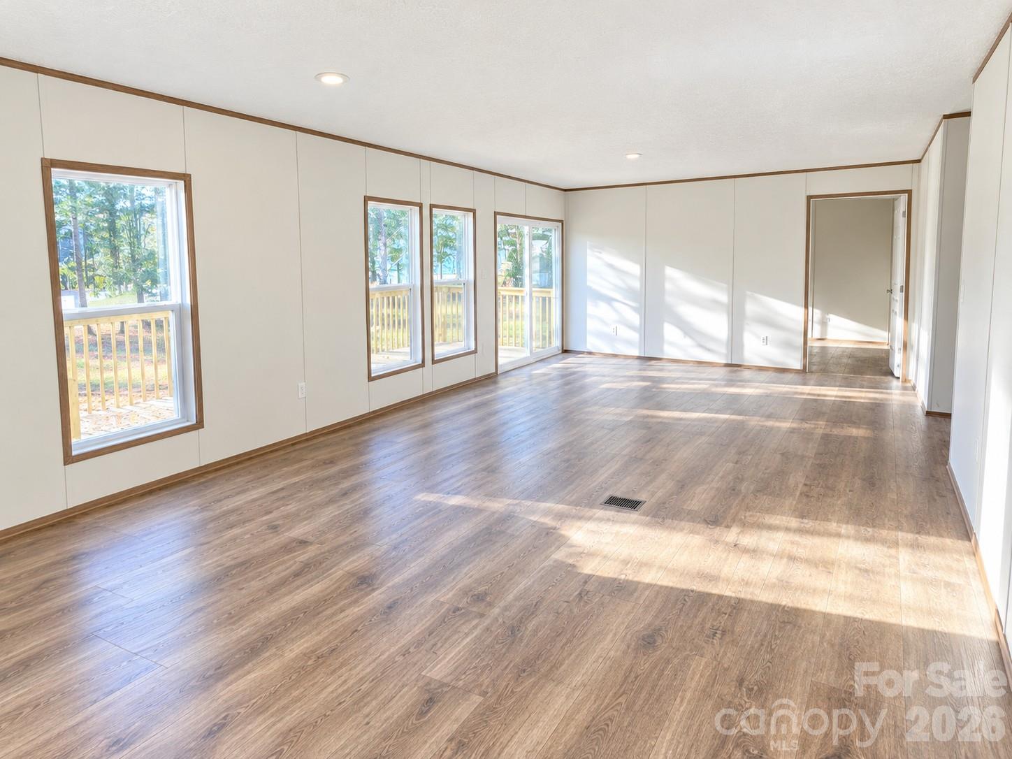 Single Family Residence at 17148 Hartsville Ruby Road, Hartsville, photo 3 of 9
