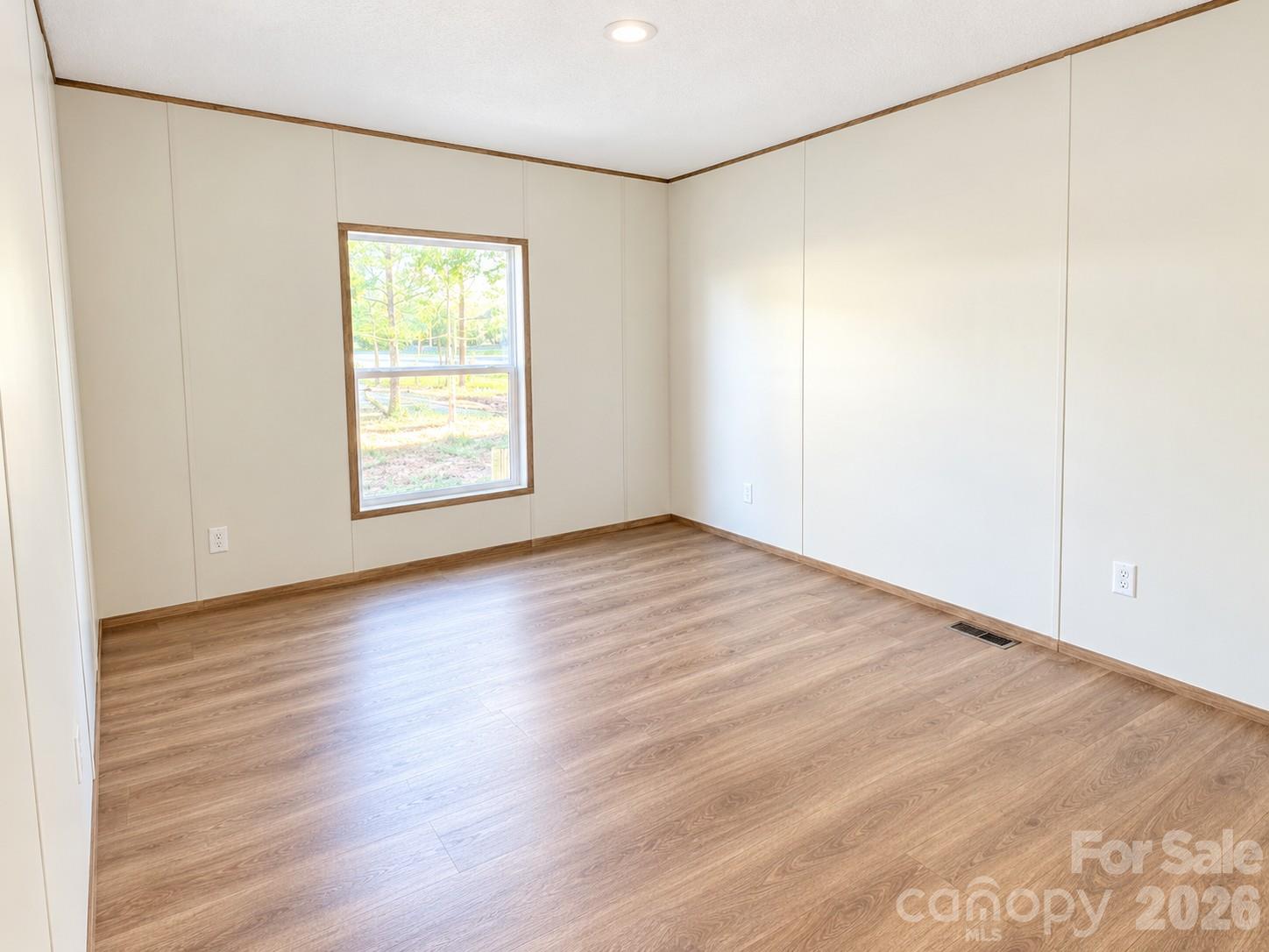 Single Family Residence at 17148 Hartsville Ruby Road, Hartsville, photo 4 of 9