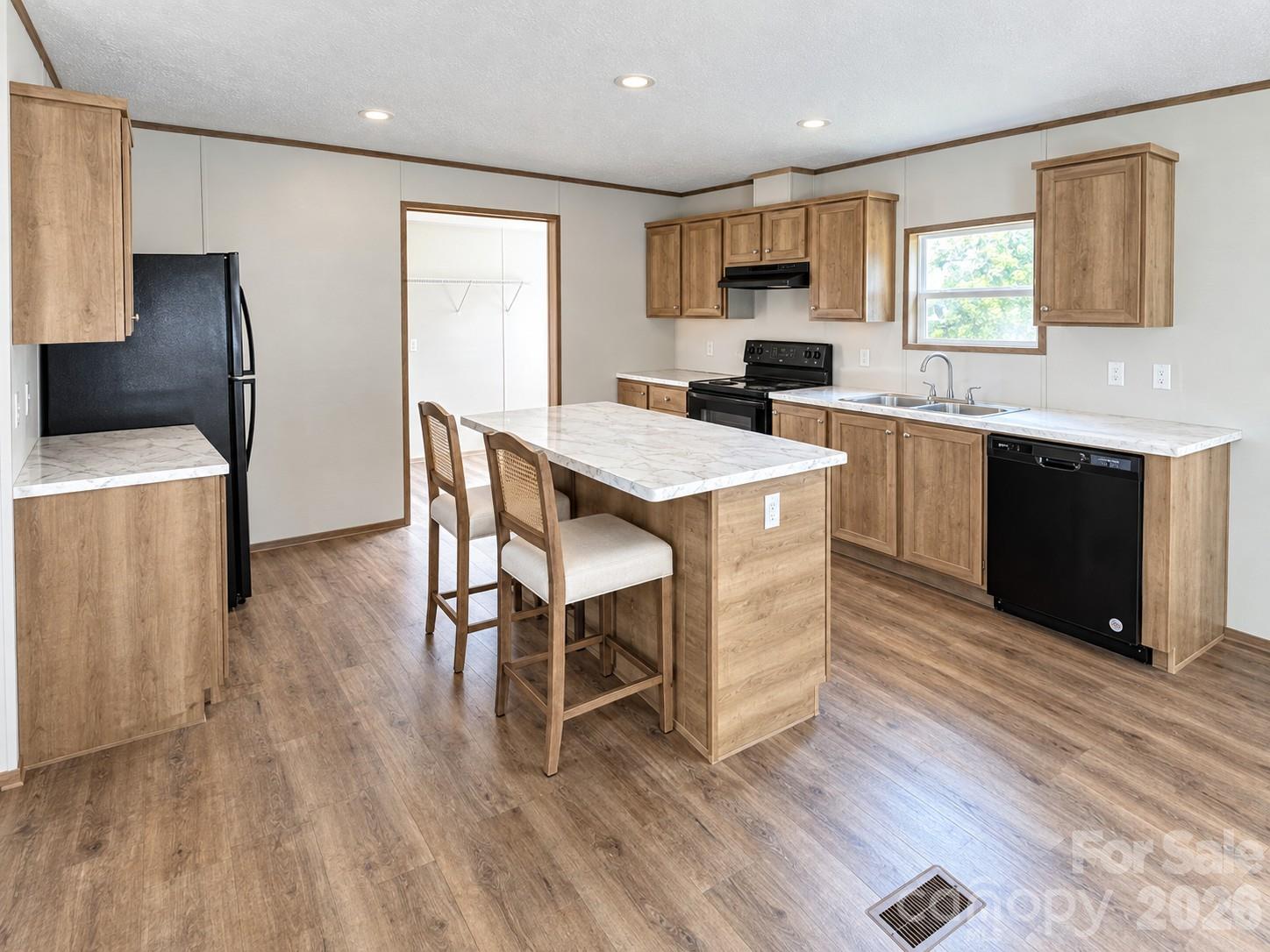 Single Family Residence at 17148 Hartsville Ruby Road, Hartsville, photo 5 of 9