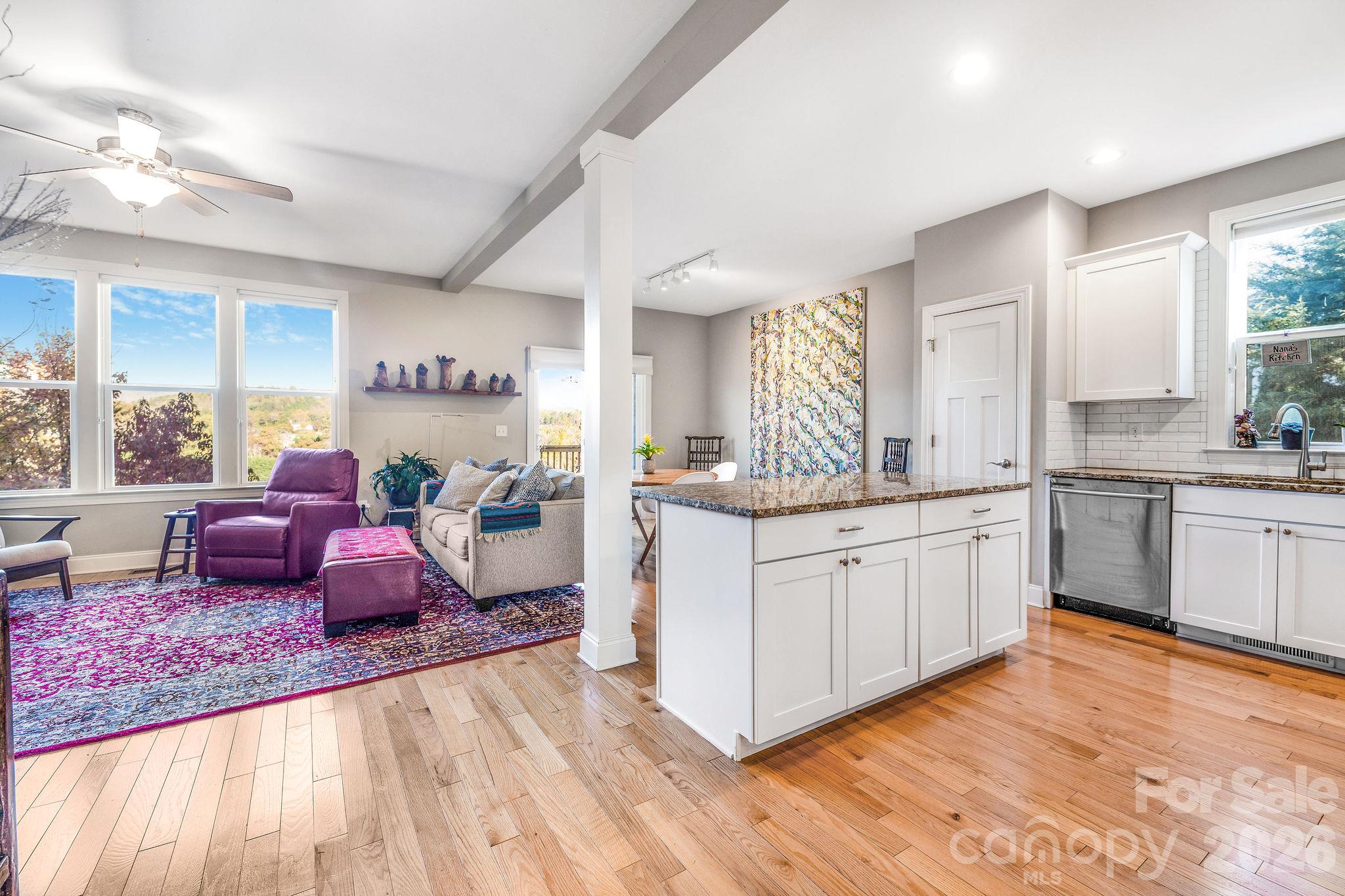 desirable open floor plan - 50 Rose Creek Road, Leicester